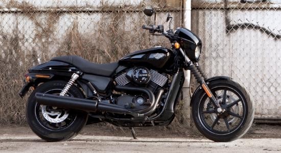 Harley Davidson bị triệu hồi vì thiếu phản quang sau và lỗi dính côn H-D Street 750 2015.