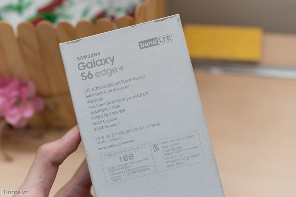 Đập hộp Galaxy S6 Edge+ bản xách tay