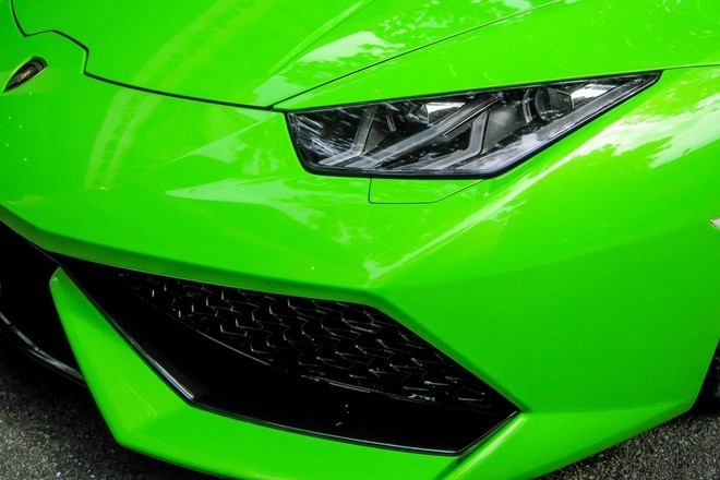 Chi tiết siêu xe Huracan màu xanh mới ra biển số ở Sài Gòn