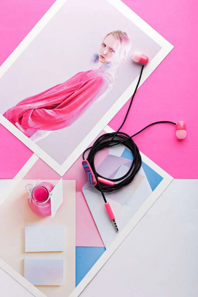 Joinhandmade đưa mẫu tai Jelly Doux lên Indiegogo, giá từ 550.000VNĐ Theo đó giá đặt trước khi gây quỹ trên Indiegogo cho mẫu tai nghe Jelly Doux của Joinhandmade là 550.000 VNĐ và 770.000 VNĐ cho bản thường và đặc biệt, giá chính thức cho hai mẫu này khi bán lẻ lần lượt là 770 và 990 ngàn đồng.
