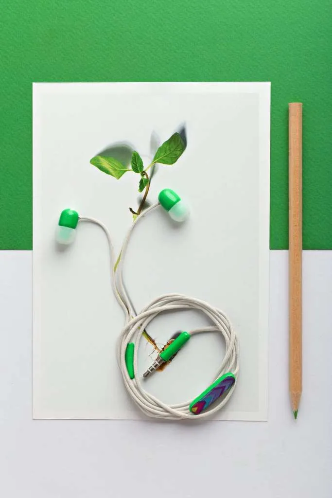 Joinhandmade đưa mẫu tai Jelly Doux lên Indiegogo, giá từ 550.000VNĐ Theo đó giá đặt trước khi gây quỹ trên Indiegogo cho mẫu tai nghe Jelly Doux của Joinhandmade là 550.000 VNĐ và 770.000 VNĐ cho bản thường và đặc biệt, giá chính thức cho hai mẫu này khi bán lẻ lần lượt là 770 và 990 ngàn đồng.