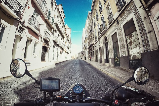 Ảnh gia đình 3 người khám phá Châu Âu bằng xe sidecar Ảnh gia đình 3 người khám phá Châu Âu bằng xe sidecar