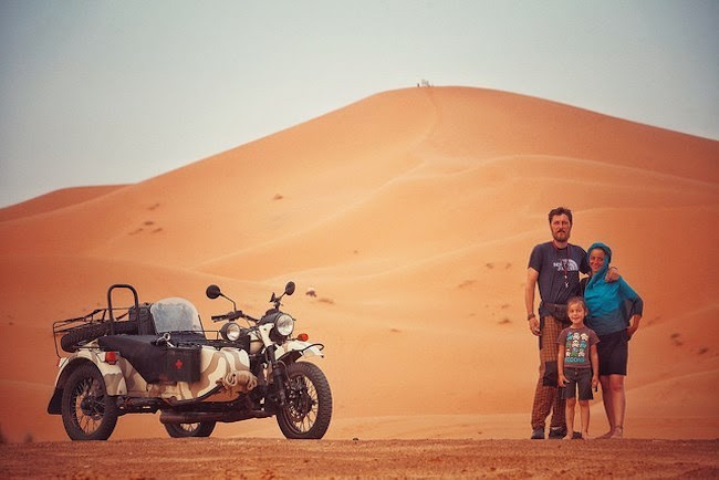 Ảnh gia đình 3 người khám phá Châu Âu bằng xe sidecar Ảnh gia đình 3 người khám phá Châu Âu bằng xe sidecar