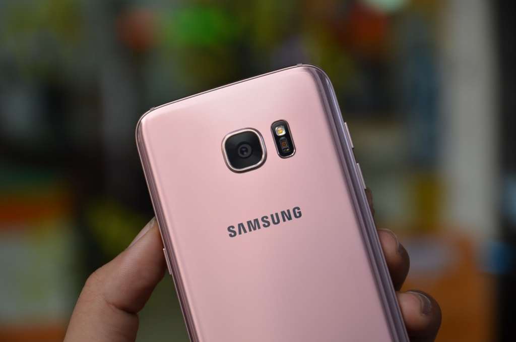 Samsung Galaxy S7 Edge phiên bản màu hồng vàng lên kệ hôm nay giá 18,5 triệu