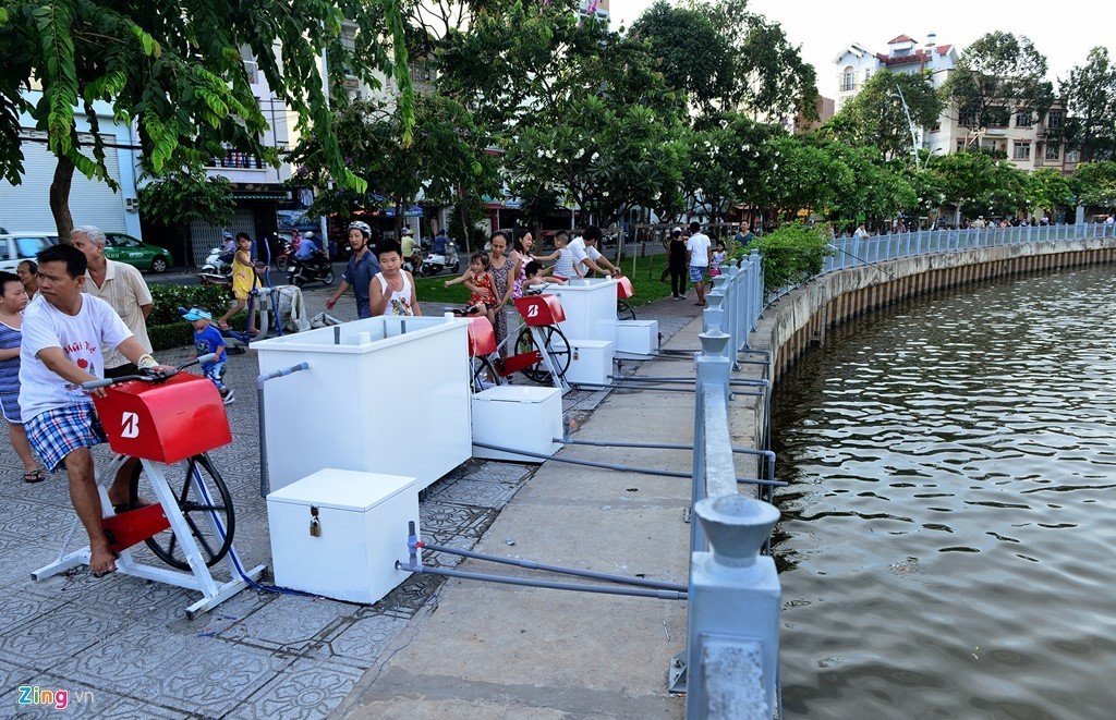 Sài Gòn có máy tập thể dục lọc nước đầu tiên ở kênh Nhiêu Lộc
