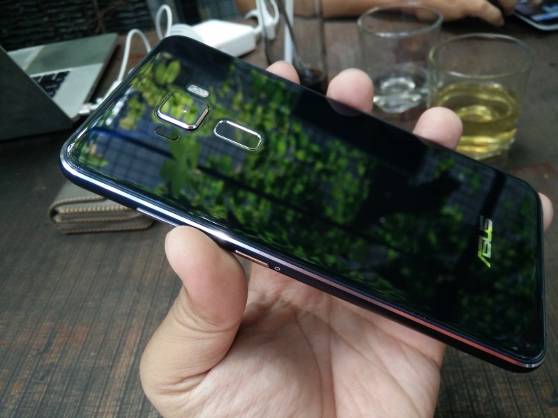 Ảnh Asus ZenFone 3 trước thời điểm chính thức: long lanh, to, cấu hình mạnh Ảnh Asus ZenFone 3 trước thời điểm chính thức: long lanh, to, cấu hình mạnh