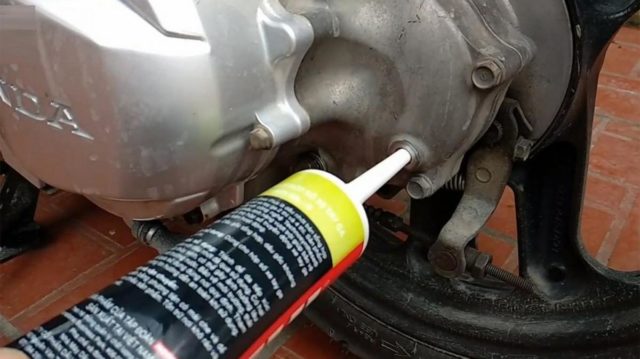 Những điều cần biết về dầu láp cho xe tay ga