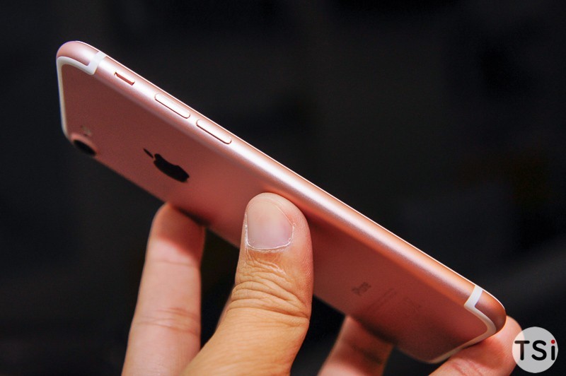 Ảnh thực tế iPhone 7 bản Rose Gold dung lượng 256GB đầu tiên tại Việt Nam