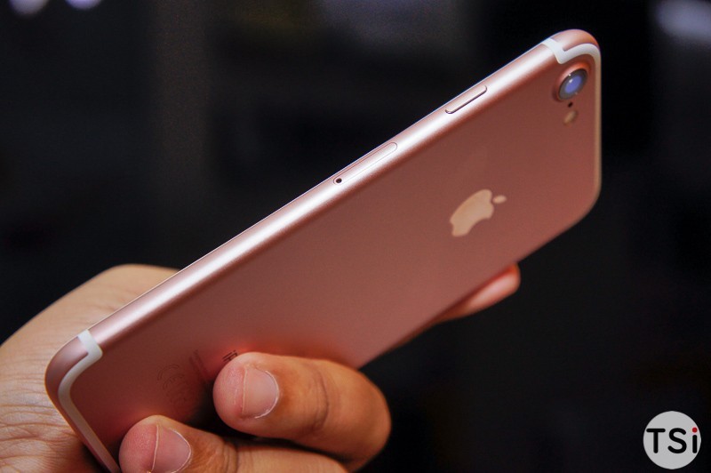 Ảnh thực tế iPhone 7 bản Rose Gold dung lượng 256GB đầu tiên tại Việt Nam