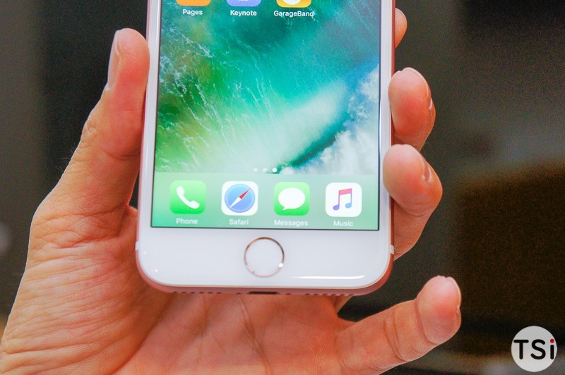 Ảnh thực tế iPhone 7 bản Rose Gold dung lượng 256GB đầu tiên tại Việt Nam