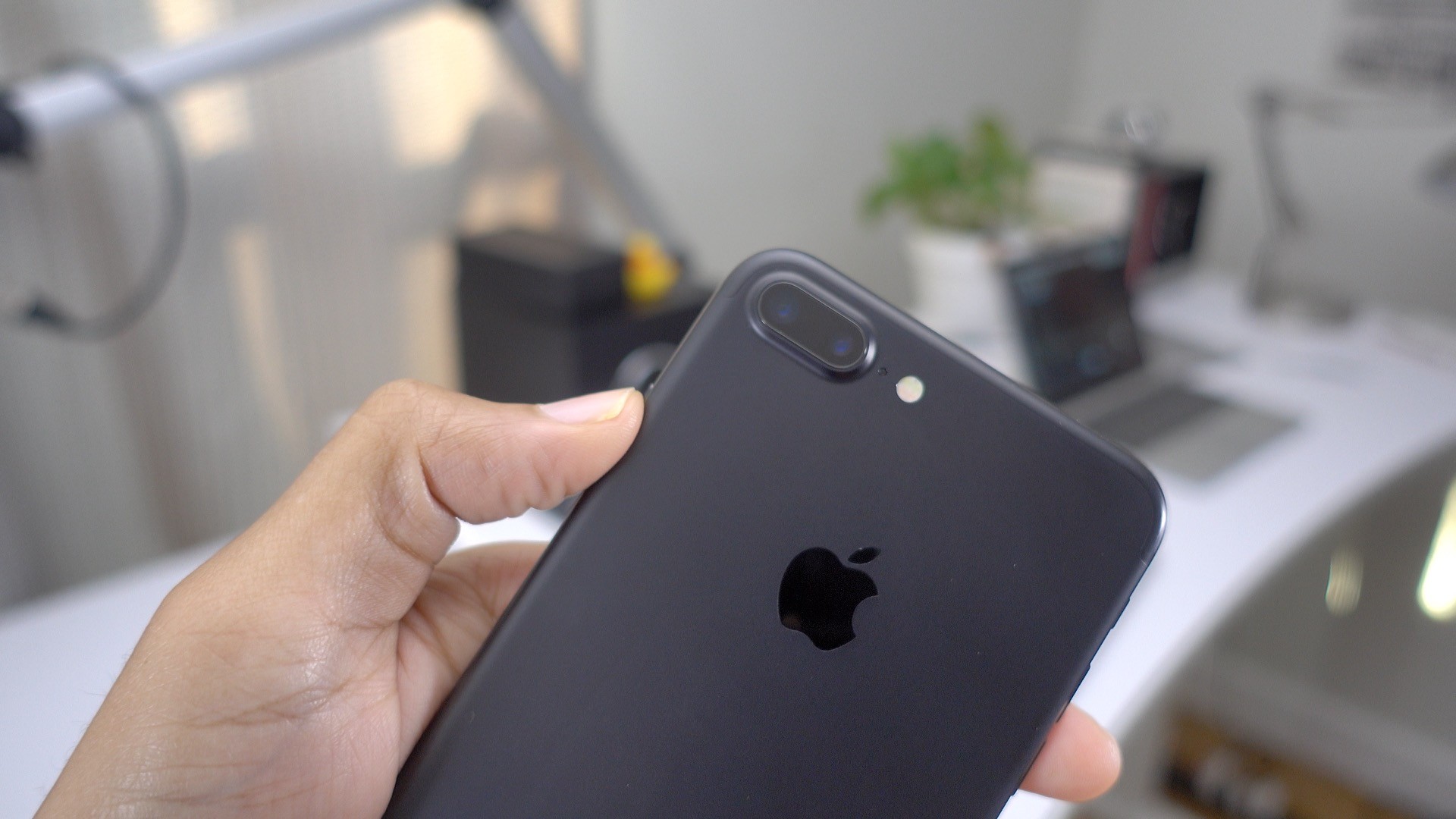 Mua iPhone 7 sử dụng chip Qualcomm tốt hơn chip của Intel