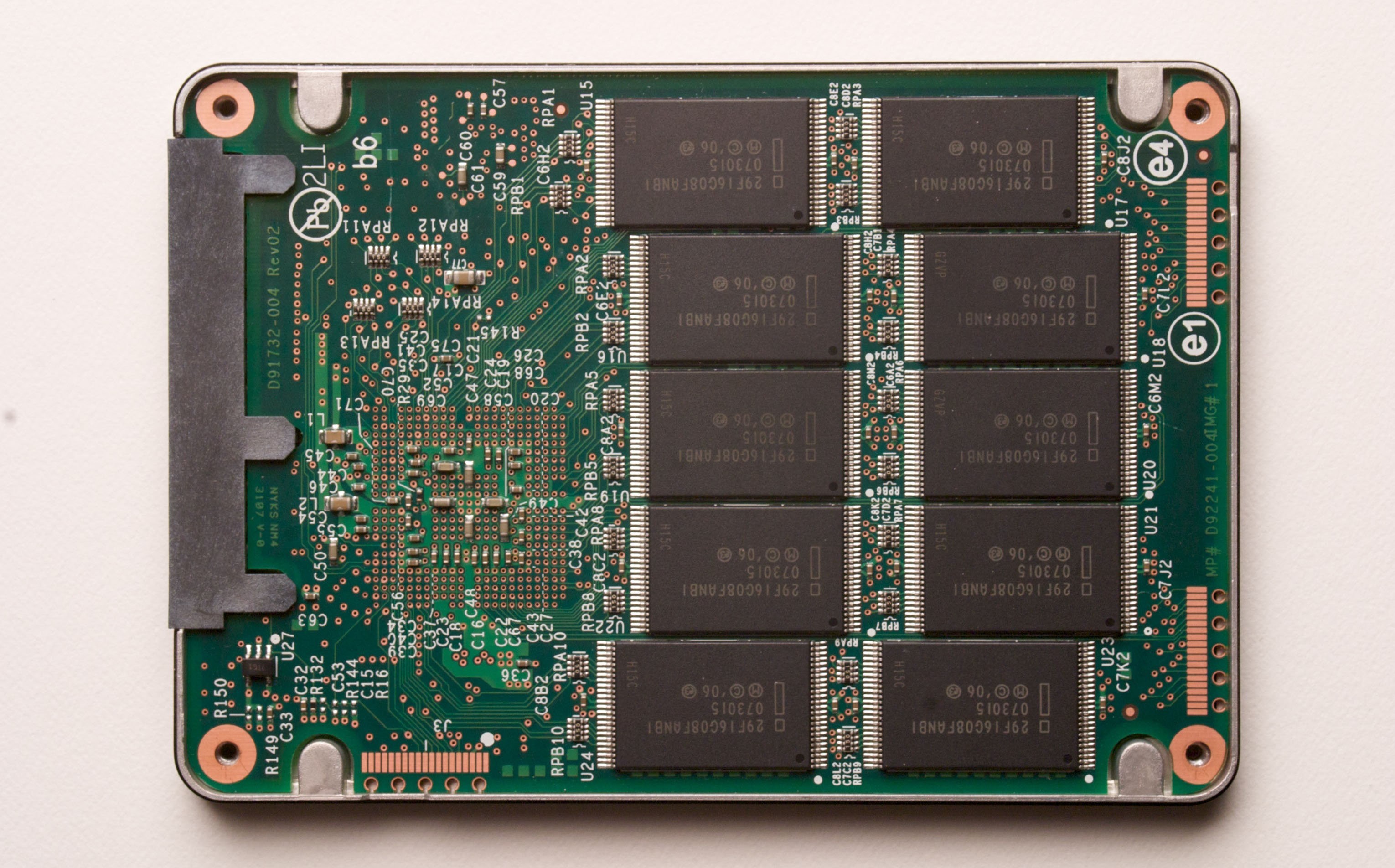 Thay ổ cứng SSD: cách nhận biết khi ổ SSD đến lúc phải thay thế