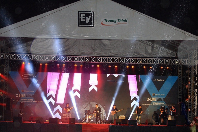 Electro-Voice ra mắt dòng sản phẩm loa line array X-Line Advance X2