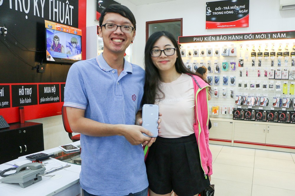 FPT Shop mở bán Samsung Galaxy A5 và A7 2017 FPT Shop nhận hơn 6000 đơn đặt mua Galaxy A5 và A7 2017