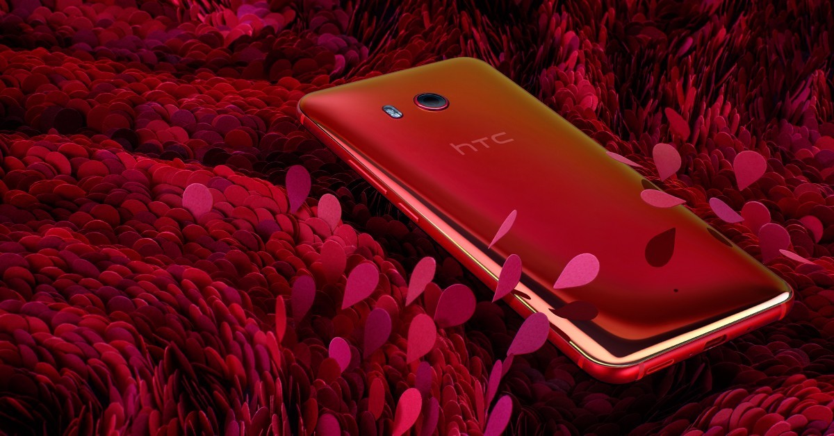 HTC U11 có thêm phiên bản đỏ thời thượng, giá 17 triệu, tặng quà 1,5 triệu đồng