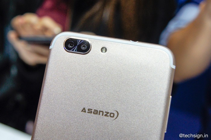 Thương hiệu Việt Asanzo lên kệ hai smartphone Asanzo Z5 và S5, giá từ 3 triệu Thương hiệu Việt Asanzo lên kệ hai smartphone Asanzo Z5 và S5, giá từ 3 triệu