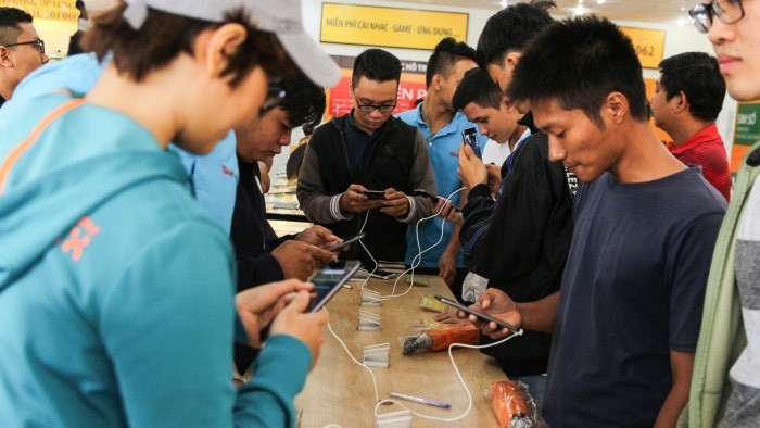 Thế Giới Di Động trưng bày Bphone 2017 tại 120 cửa hàng thuộc 5 thành phố