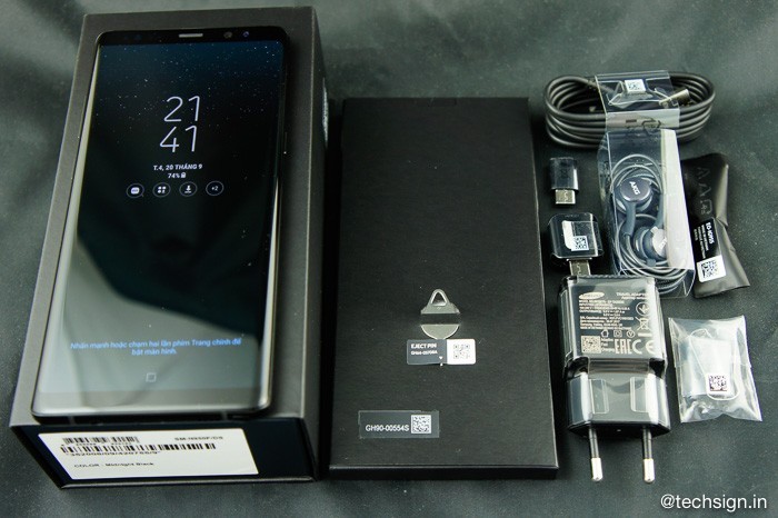 Mở hộp Galaxy Note8 chính hãng: hộp to, nhiều phụ kiện, tổng thể sang trọng