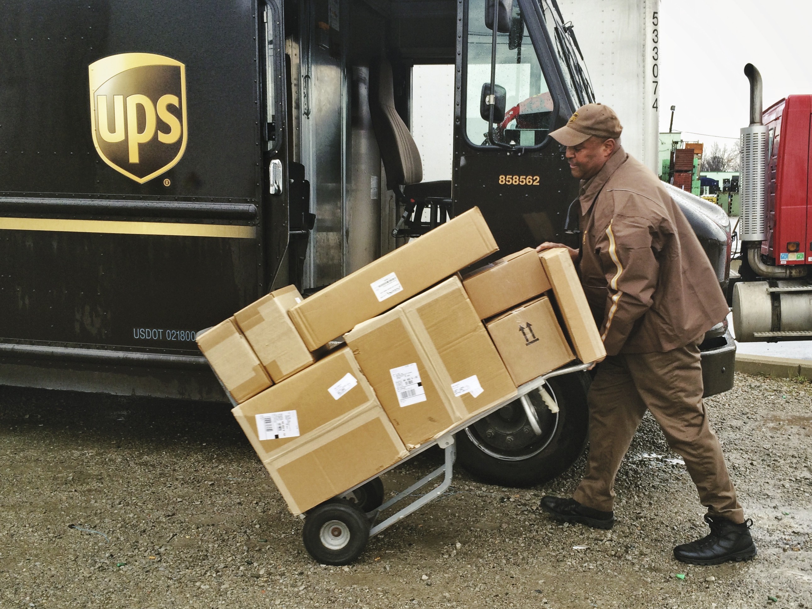 Liên doanh UPS & SF Holding được hợp pháp hoá tại Trung Quốc