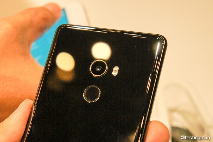 Ảnh thực tế Xiaomi Mi MIX 2