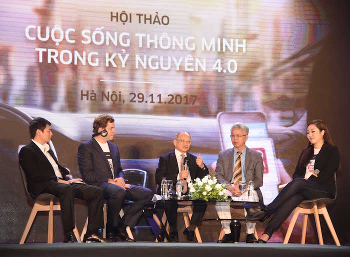 Uber và MoMo hợp tác, tích hợp trả tiền di chuyển bằng ví điện tử