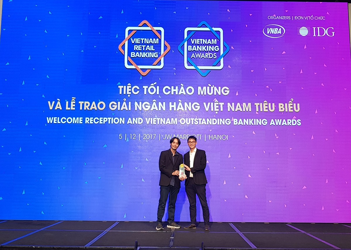 MoMo nhận 2 giải thưởng trong một tuần