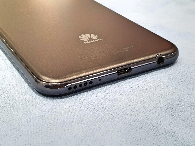 Ảnh thực tế Huawei Y7 Pro 2018
