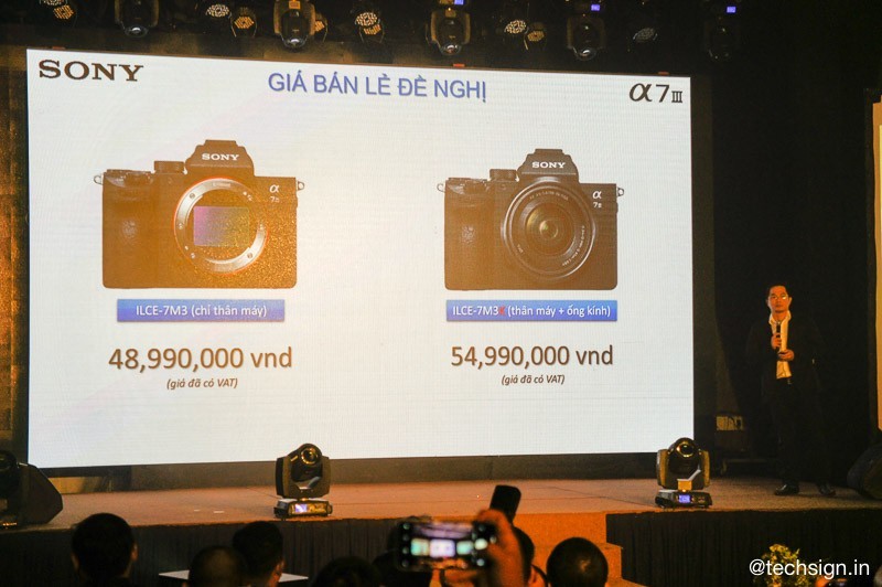 Máy ảnh không gương lật Full-Frame Sony A7 III ra mắt, giá 49 và 55 triệu đồng