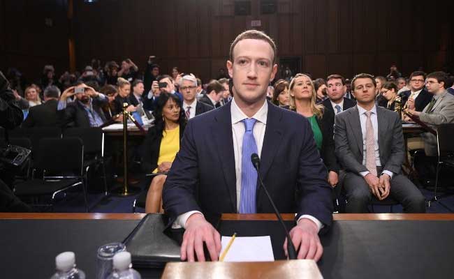 Mark Zuckerberg cũng là nạn nhân của Cambridge Analytica Mark Zuckerberg cũng là nạn nhân của Cambridge Analytica