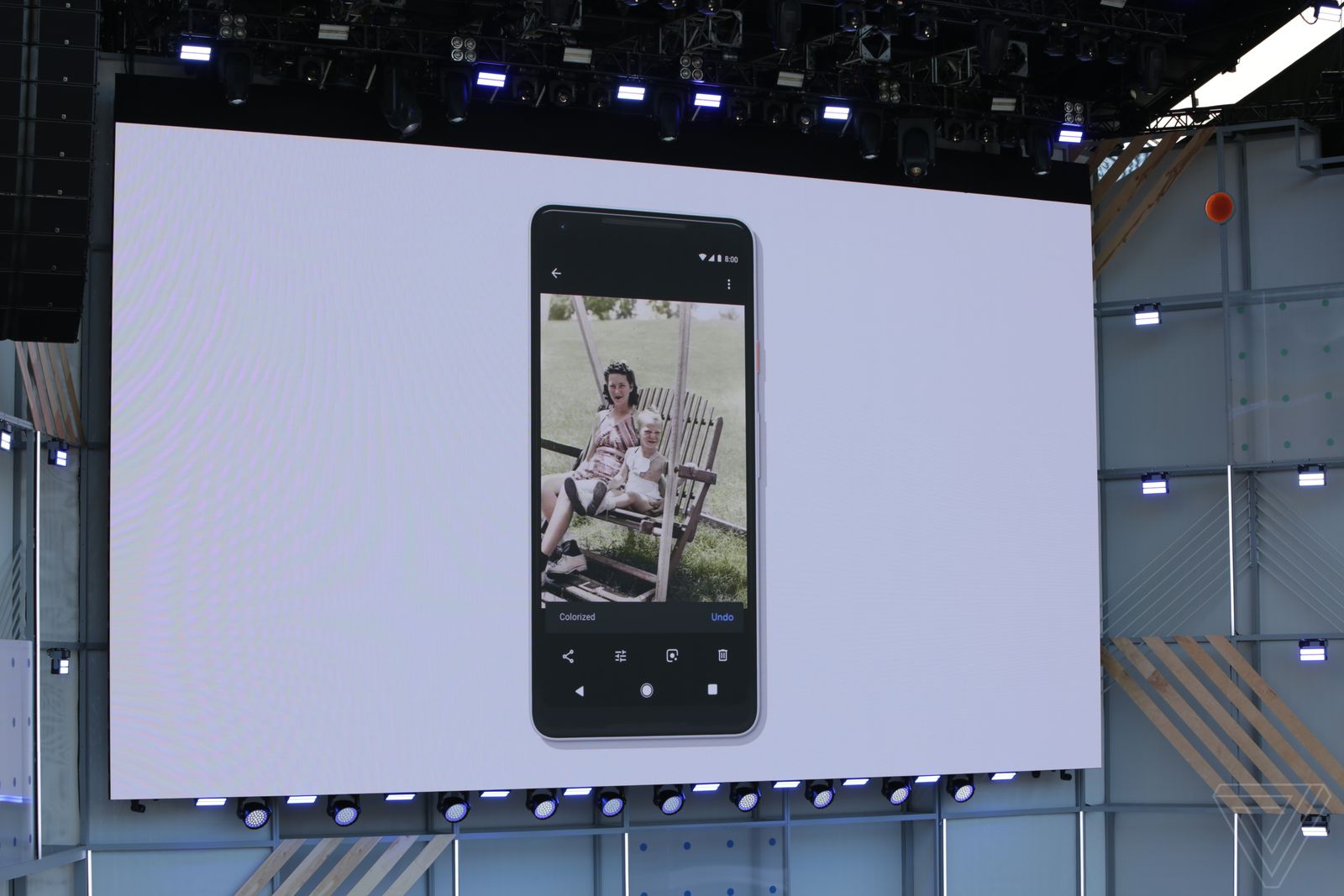 Google Photos sắp thêm tính năng ‘tô màu’ cho ảnh đen trắng