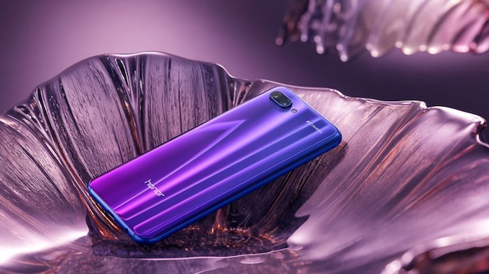 Honor 10 có giá chính thức 10 triẹu đồng, bán từ 2/6