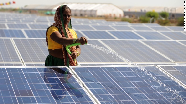 Tham vọng năng lượng mặt trời của Ấn Độ có thể đẩy nhiệt điện vào quá khứ