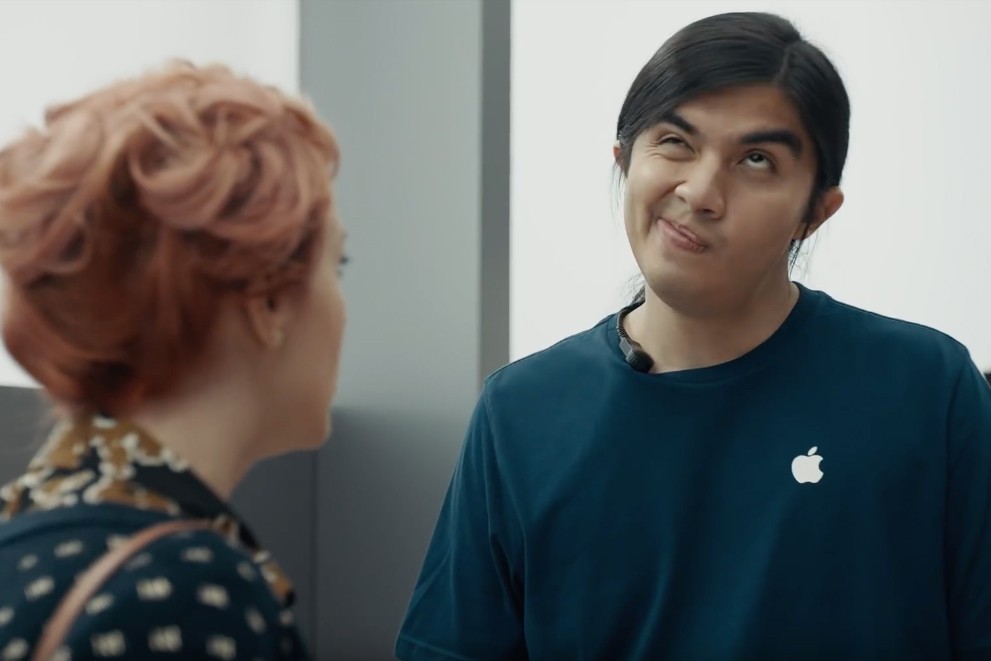 Samsung đá đểu iPhone bằng quảng cáo hài hước