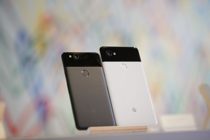 Google cho người dùng đổi máy mới nếu Pixel 2 XL bị lag