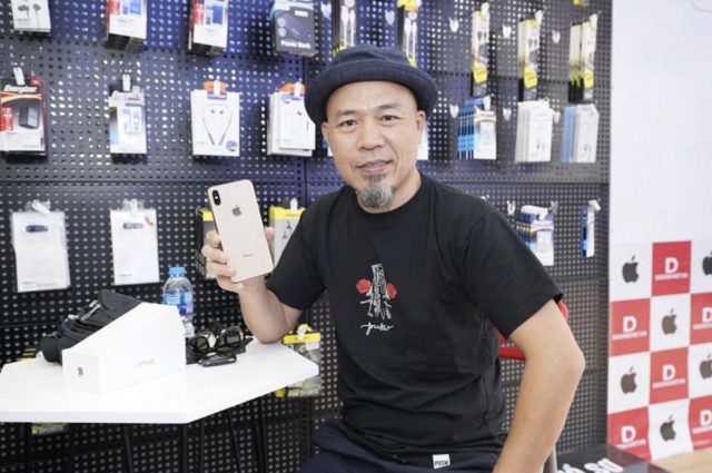 Nhạc Sĩ Huy Tuấn mua iPhone Xs Max tiết kiệm đến 18 triệu đồng
