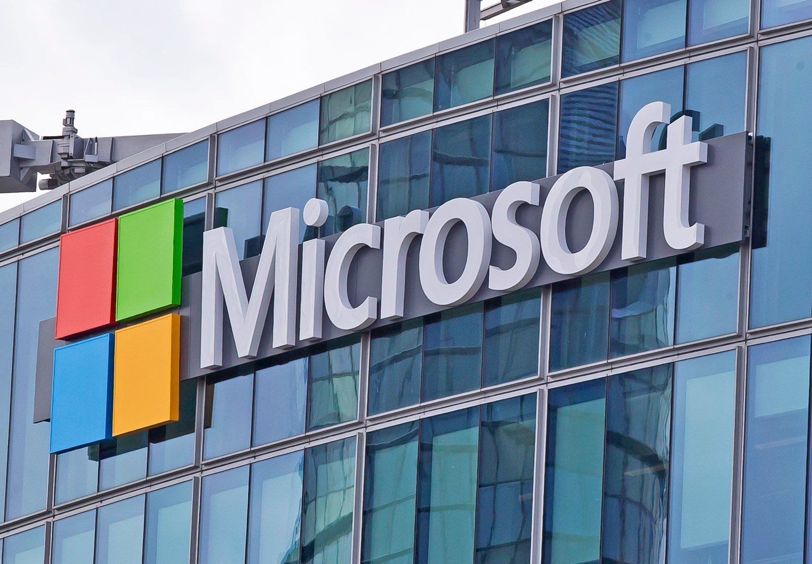 Lãnh đạo gốc Việt Microsoft biển thủ 1,5 triệu USD