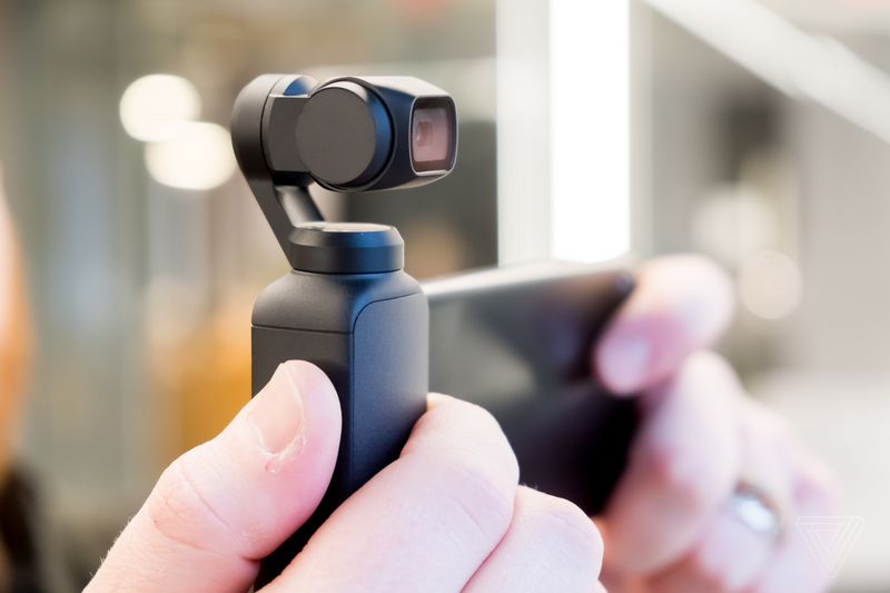 DJI Osmo Pocket: thiết bị cầm tay nhỏ gọn có thể quay 4K siêu mượt