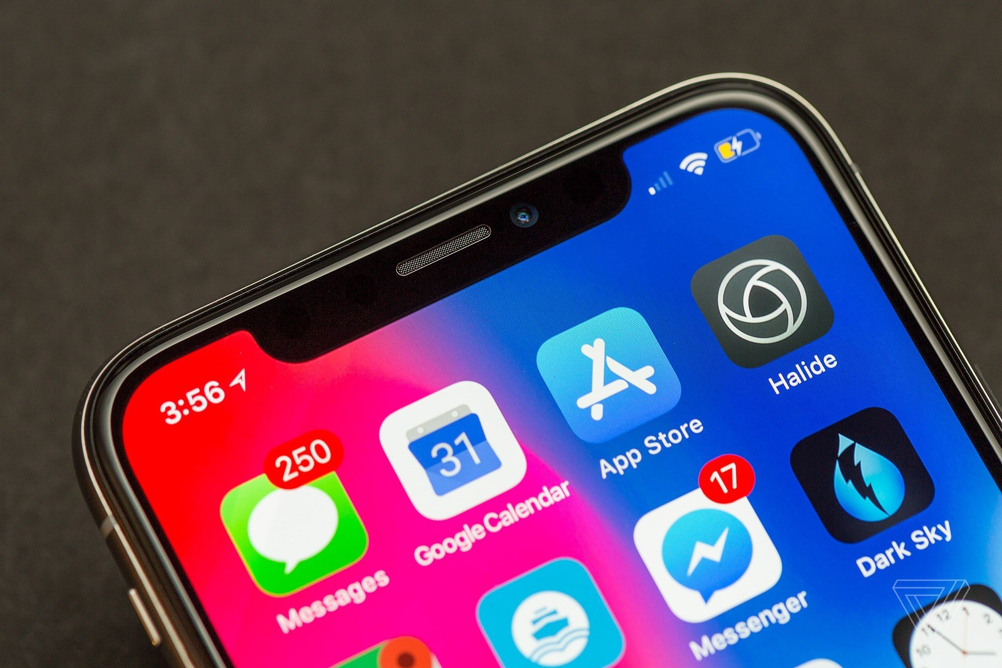 Doanh số iPhone XS thấp, Apple sản xuất lại iPhone X nhằm cứu cánh