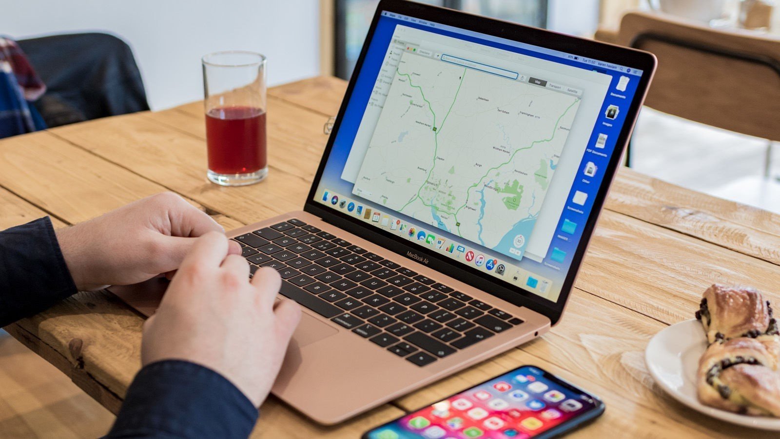 Macbook Air 2018 tân trang giá rẻ như iPhone Xs