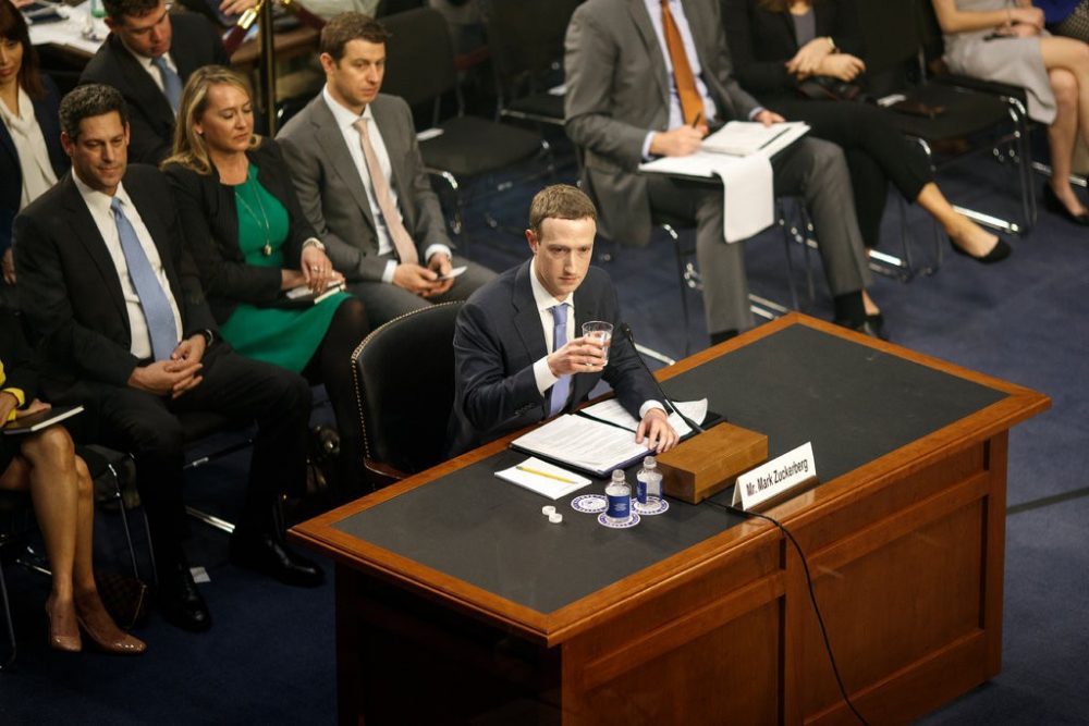 Facebook bị điều tra hình sự vì chia sẻ trái phép dữ liệu người dùng
