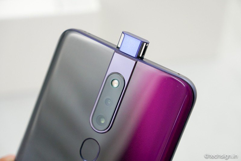 Mở hộp OPPO F11 Pro: camera selfie pop-up rất riêng