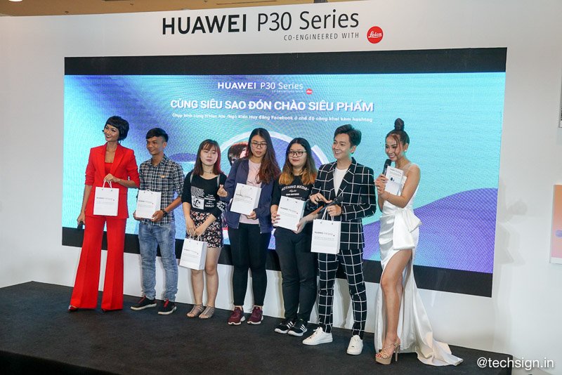 Nhộn nhịp buổi mở bán Huawei P30 Series tại TP.HCM