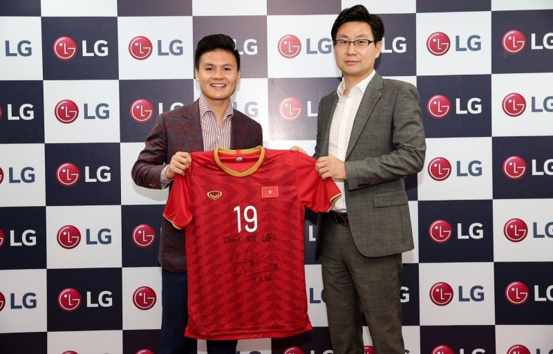 Quang Hải tiếp tục là đại sứ thương hiệu của LG Việt Nam năm 2019
