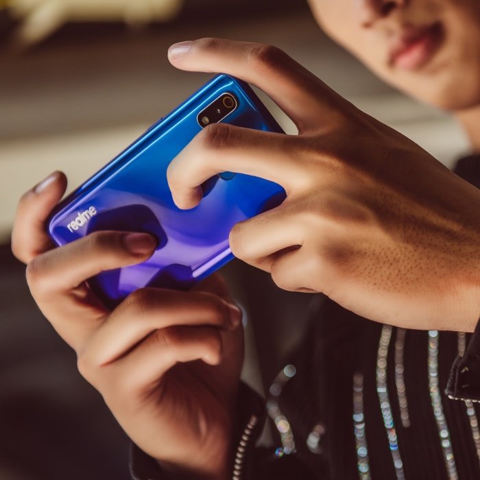 Realme 3 Pro lên kệ hôm nay, có nhiều ưu đãi trong tháng 6