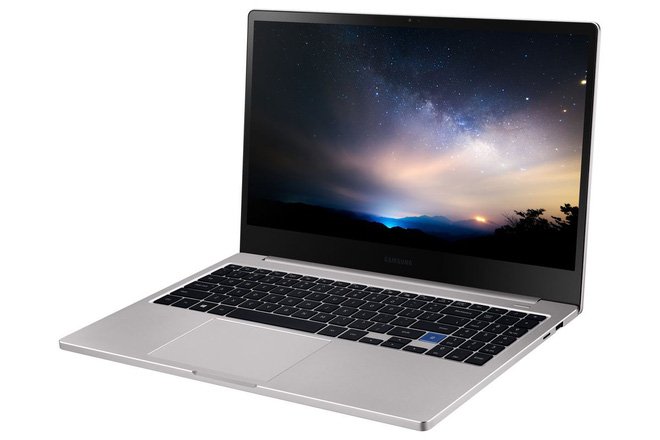 Ra mắt Samsung Notebook 7 thiết kế giống hệt Macbook Pro, giá từ 1.000 USD