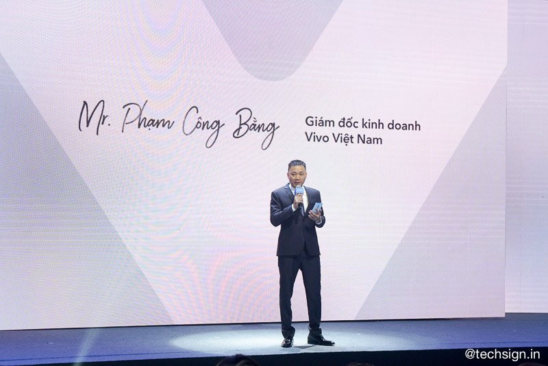 Vivo V17 Pro ra mắt, camera selfie kép trượt lên, giá 9,99 triệu đồng