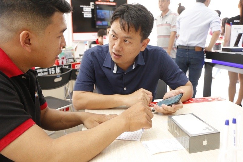 FPT Shop mở bán iPhone 11, có thu cũ đổi mới, trả trước 0 đồng FPT Shop mở bán iPhone 11, có thu cũ đổi mới, trả trước 0 đồng