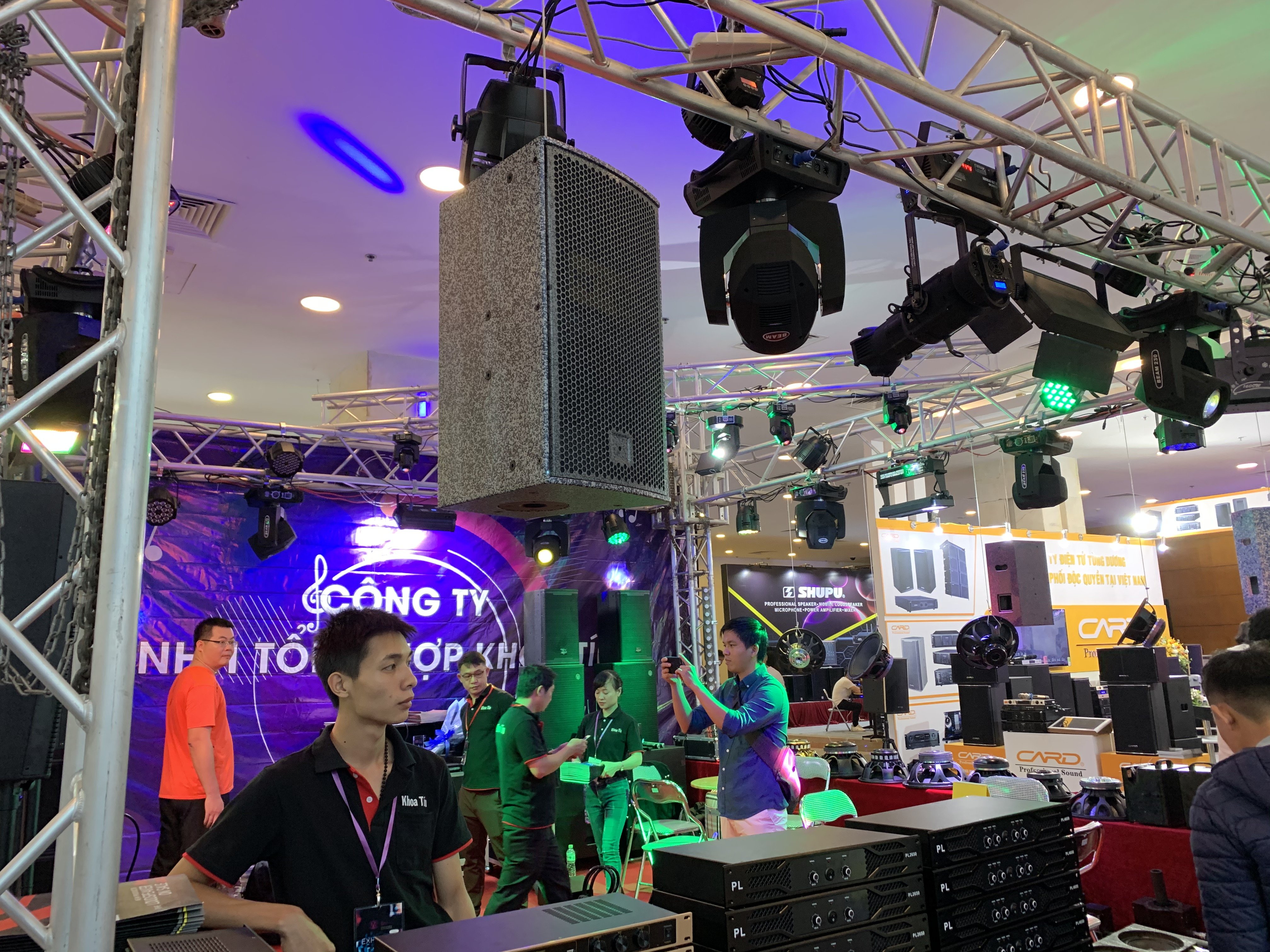 Top 5 thương hiệu thiết bị âm thanh, ánh sáng trình diễn tại PLASE Show Hà Nội