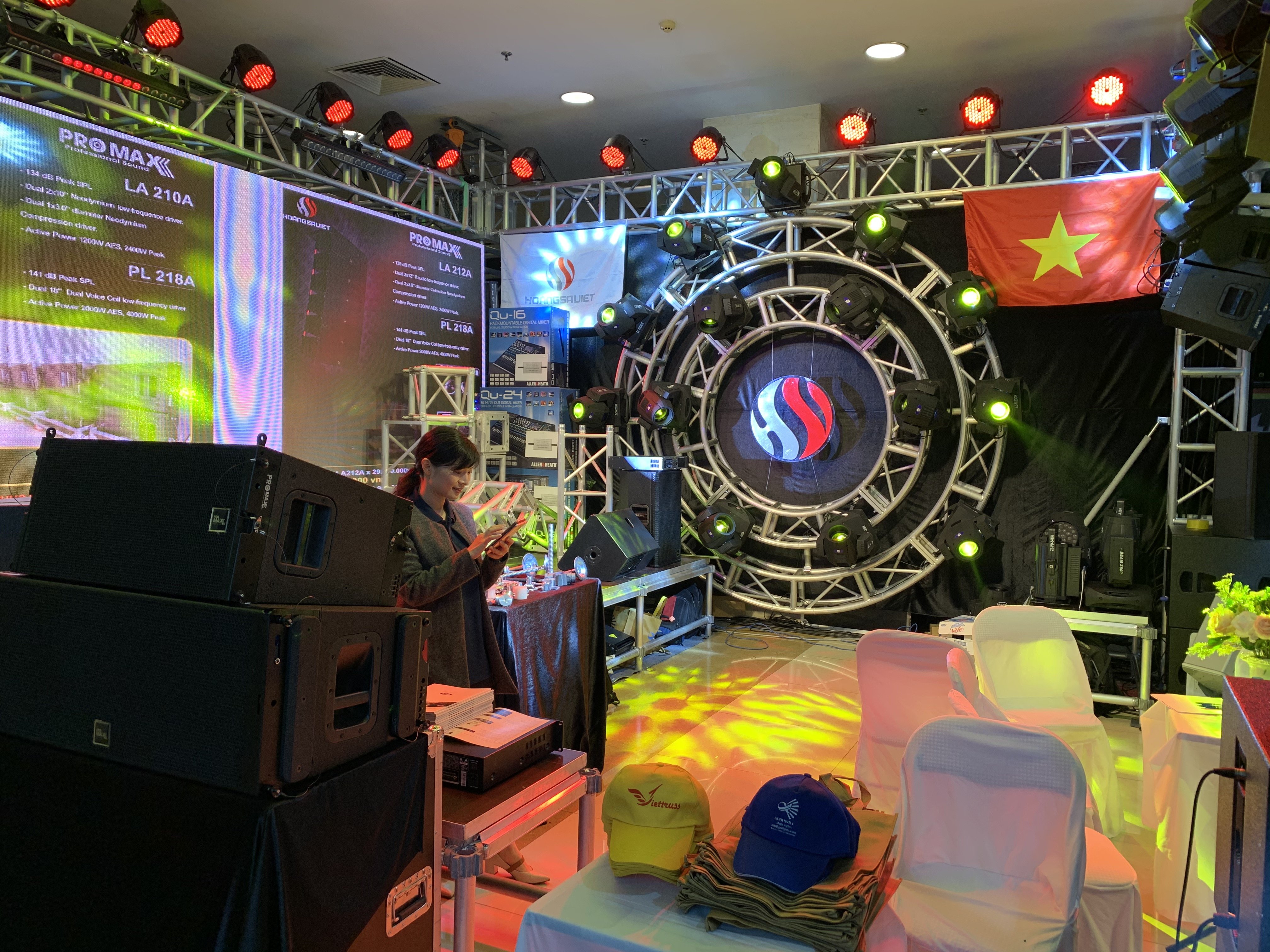 Top 5 thương hiệu thiết bị âm thanh, ánh sáng trình diễn tại PLASE Show Hà Nội