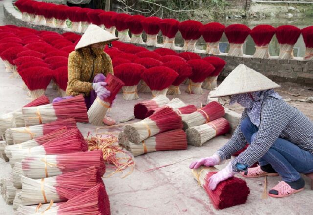'Làng hương' Việt Nam rực sắc đỏ trước dịp tết Nguyên Đán 'Làng hương' Việt Nam rực sắc đỏ trước dịp tết Nguyên Đán